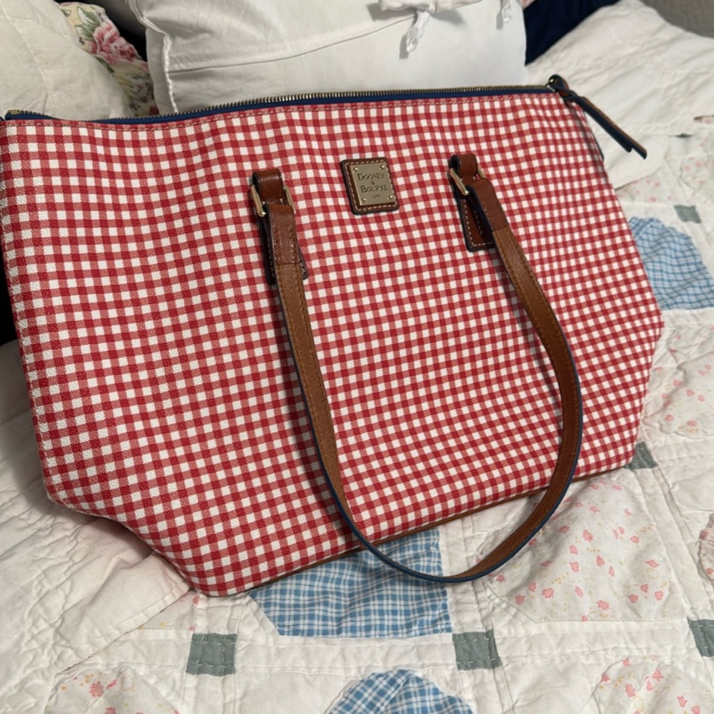 Dooney & Bourke